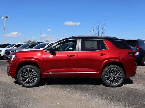 New 2026 GMC Terrain Denali w/ LPO, Black Badging Package AWD/4WD image 4