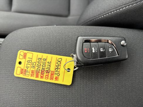 Certified 2025 Toyota Corolla LE image 30