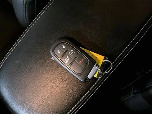 Used 2021 Jeep Cherokee Latitude Lux w/ Comfort/Convenience Group image 30