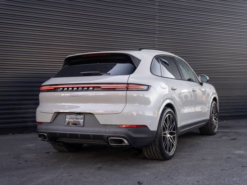 New 2026 Porsche Cayenne Base image 12