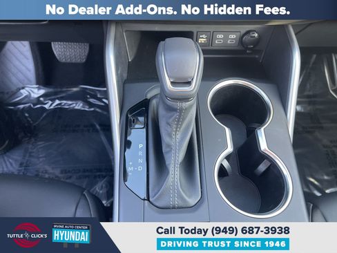 Used 2024 Toyota Highlander XLE FWD image 20