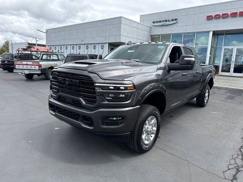 Certified 2025 RAM 3500 Laramie AWD/4WD image 3