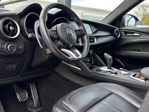 Used 2022 Alfa Romeo Stelvio Sprint image 15