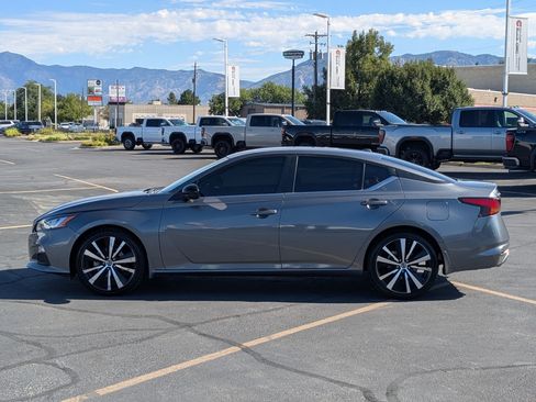 Used 2022 Nissan Altima 2.5 SR FWD image 9