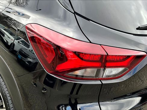 Used 2023 Chevrolet TrailBlazer RS w/ Technology Package image 33