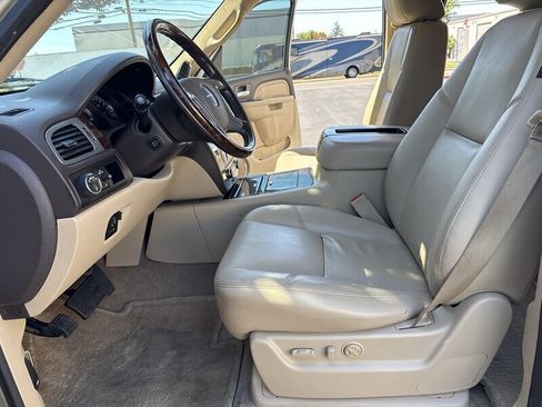 Used 2014 GMC Yukon XL Denali AWD/4WD image 7