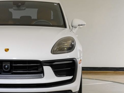 Used 2023 Porsche Macan AWD/4WD image 49
