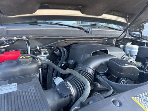 Used 2011 Chevrolet Avalanche LTZ image 11