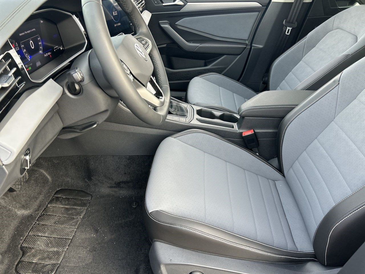 New 2027 Volkswagen Jetta SE FWD image 15