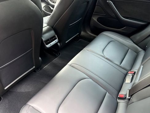 Used 2018 Tesla Model 3 Long Range image 8