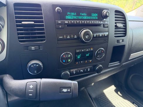 Used 2014 GMC Sierra 2500 SLE w/ SLE Preferred Package AWD/4WD image 26
