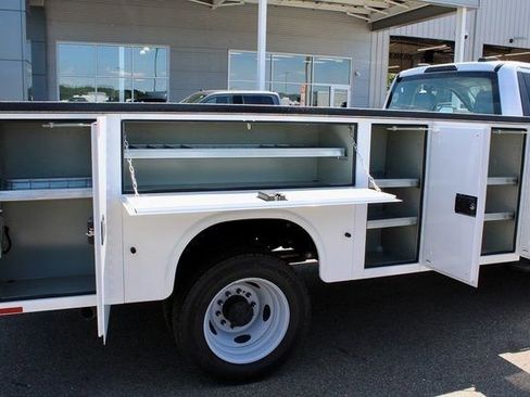 New 2024 Ford F550 4x4 Regular Cab Super Duty image 7