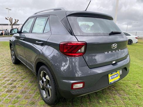 New 2026 Hyundai Venue SEL FWD image 5
