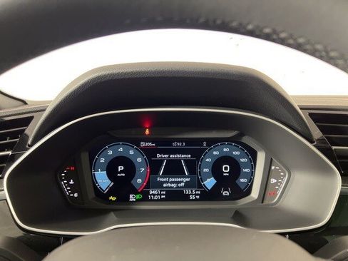 Certified 2025 Audi Q3 2.0T Premium w/ Convenience Package image 23