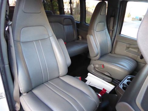 Used 2017 Chevrolet Express 2500 LS image 19