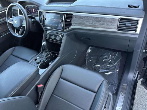Used 2023 Volkswagen Atlas Cross Sport SE w/ Black Wheel Package AWD/4WD image 11