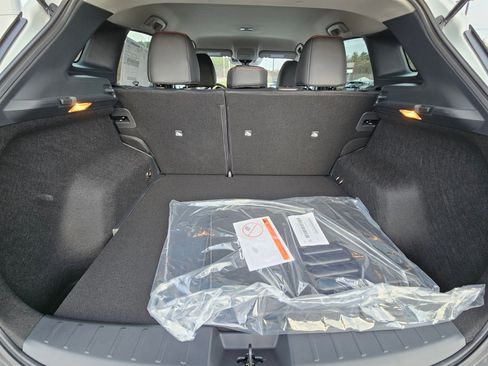 New 2025 Nissan Kicks SR image 12