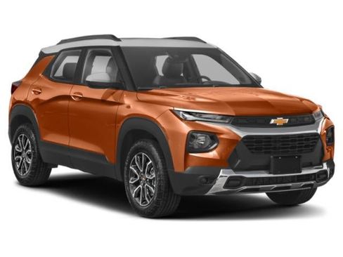 Used 2023 Chevrolet TrailBlazer ACTIV w/ Sun and Liftgate Package FWD image 6