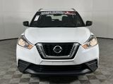 Used 2018 Nissan Kicks S image 4