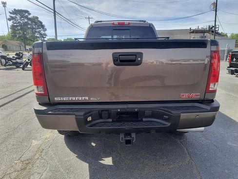 Used 2008 GMC Sierra 2500 SLT w/ Z71 Off-Road Package image 4
