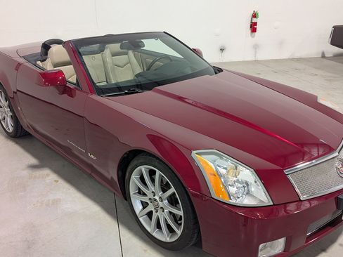 Used 2006 Cadillac XLR V RWD image 20