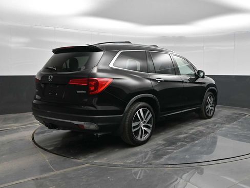 Used 2017 Honda Pilot Touring image 7