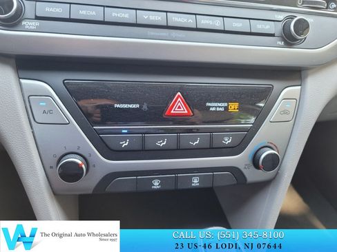 Used 2018 Hyundai Elantra SEL FWD image 21