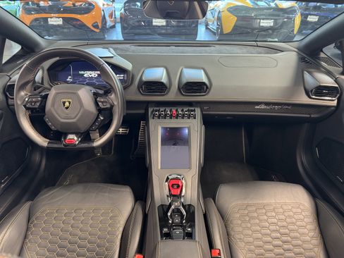 Used 2023 Lamborghini Huracan EVO image 15