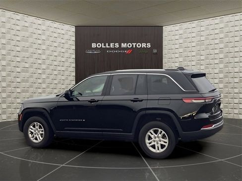 Used 2023 Jeep Grand Cherokee Laredo w/ Luxury Tech Group I image 7