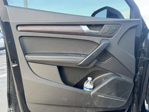 Used 2023 Audi Q5 2.0T Premium Plus w/ Premium Plus Package image 9