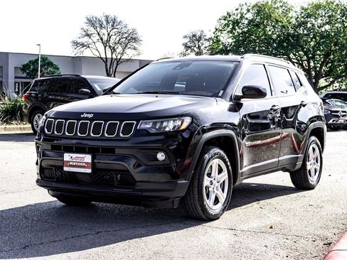 Used 2023 Jeep Compass Latitude w/ Convenience Group image 9
