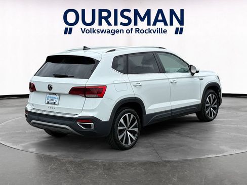 Used 2023 Volkswagen Taos SE FWD image 6