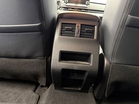 Used 2022 Mitsubishi Outlander SE image 29