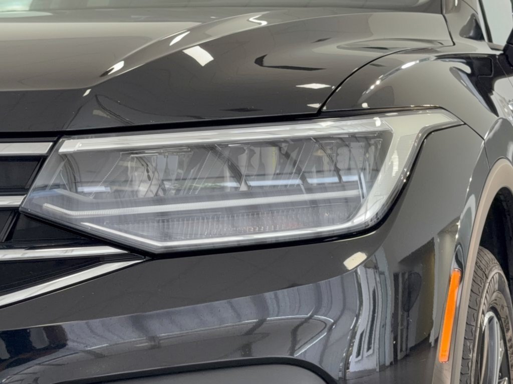Used 2024 Volkswagen Tiguan Wolfsburg Edition FWD image 12