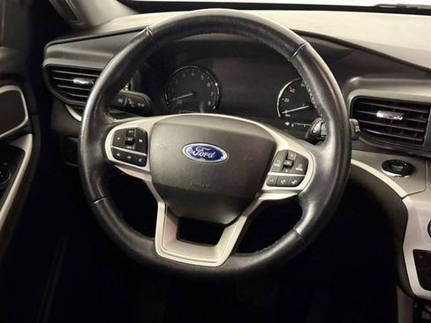 Used 2022 Ford Explorer XLT w/ Class IV Trailer Tow Package image 27