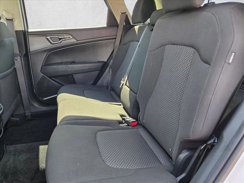 Used 2025 Kia Sportage LX FWD image 18