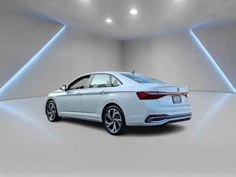 Certified 2025 Volkswagen Jetta SEL image 5