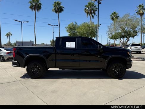 Used 2023 Chevrolet Silverado 1500 ZR2 w/ Technology Package AWD/4WD image 8