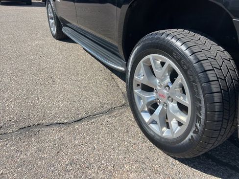 Used 2019 GMC Yukon XL SLE w/ SLE Value Package image 29