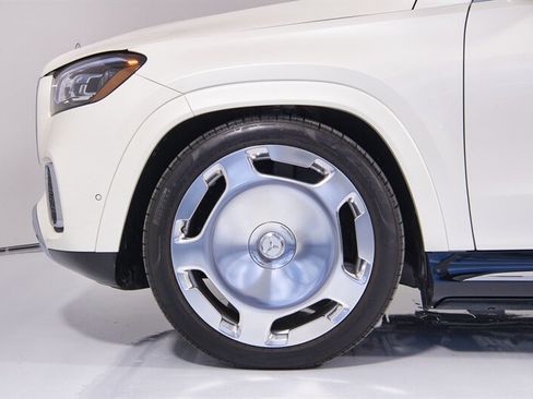 Used 2024 Mercedes-Benz Maybach GLS 600 4MATIC image 6