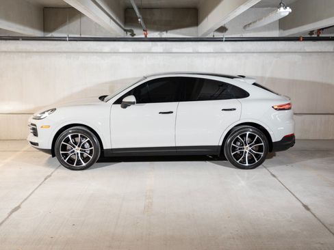 Certified 2023 Porsche Cayenne Coupe AWD/4WD image 2