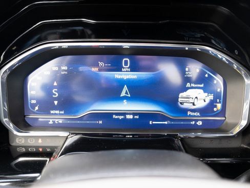 Used 2025 Chevrolet Silverado 1500 LT image 5