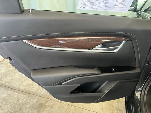 Used 2015 Cadillac XTS Luxury image 23