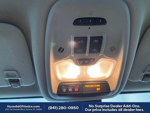 Used 2022 Buick Encore GX Essence w/ Experience Buick Package FWD image 20
