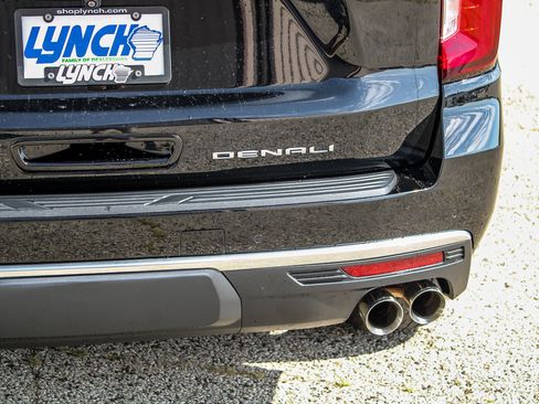 Used 2024 GMC Yukon Denali AWD/4WD image 14