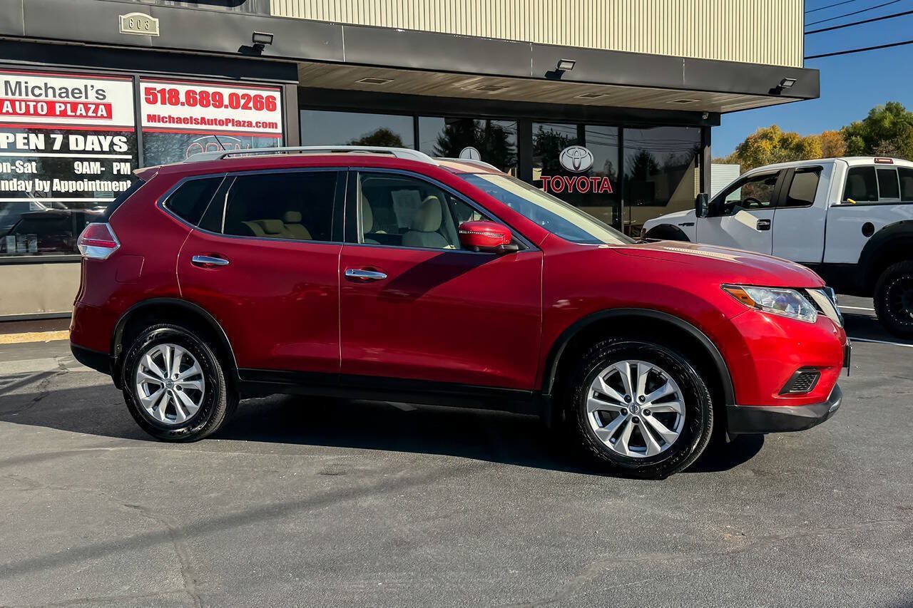 Used 2016 Nissan Rogue SV w/ SV Premium Package AWD/4WD image 3