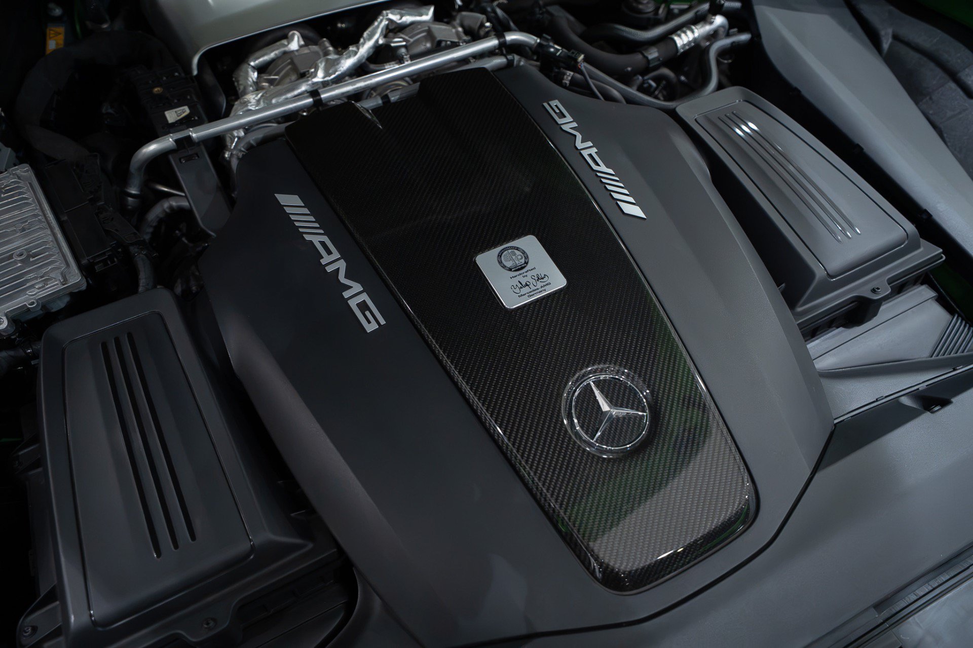 Used 2018 Mercedes-Benz AMG GT R w/ Exclusive Interior Package image 48