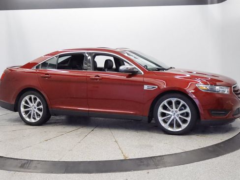 Used 2018 Ford Taurus Limited AWD/4WD image 11