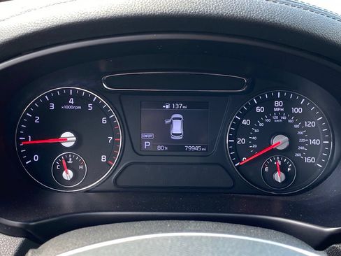 Used 2019 Kia Sorento FWD image 11