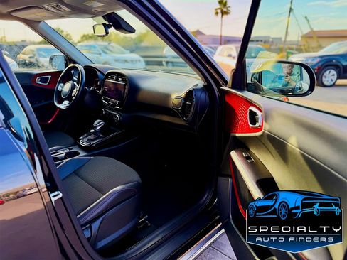 Used 2023 Kia Soul GT-Line w/ GT-Line Technology Package FWD image 11